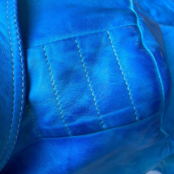 GMS-75 woman’s soft leather jacket in shades of blue, size medium, never worn - Picture 5 of 12